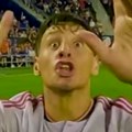 Hit scena! Fudbaler pao na kolena i molio sudiju da mu ne da žuti karton, nije znao da ima kameru na glavi