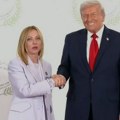 Opet: Đorđa Meloni kolutala očima pred Trampom (video)