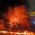 Гори Санкт Петербург! Огроман пожар захватио објекат – чуле се експлозије! (видео)