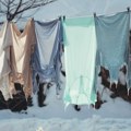 Zaboravite sušilicu i sušenje na radijatorima - veš se zimi suši i na minusu, a razlog će vas iznenaditi