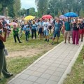 Limanci protestuju na livadici kod Štranda i ispred Skupštine grada Novog Sada: „Možete saditi, nećete graditi“