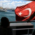 Putnički brod izgubio kontrolu i udario u istorijsku vilu u Istanbulu
