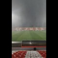 Kiša jača od srpskog fudbala: Istorijska utakmica Superlige pomerena zbog kijameta VIDEO