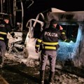 Hitna se nakon udesa zapalila, deca iz autobusa u šoku zvala roditelje: Stravične slike iz tunela u Italiji