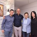 Brnabić sa porodicom studenta Miloša Pavlovića: "Prenela sam srdačne pozdrave i zahvalnost Vučića" FOTO