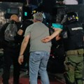 Asistent snimatelja N1 zadobio kontuziju ramena i nadlaktice prilikom intervencije policije