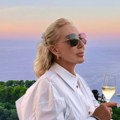 Brena objavila fotku sa privatne jahte: Pokazala kako uživa na moru, njen izraz lica govori sve (foto)