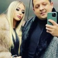 Oglasila se 15 godina mlađa supruga poznatog pevača: Progovorila o razvodu "Prepucava se sa mnom preko..."