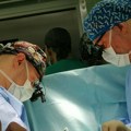 Neverovatan poduhvat Čoveku uspešno transplantirano svinjsko plućno krilo devet dana isporučivalo kiseonik pacijentu