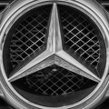 Mercedes povučen sa tržišta u Srbiji zbog rizika od povrede! Opasne probleme sa oprugom imaju ova mercedesova vozila