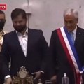 Ritual ili po sredi nešto sasvim drugo: Zašto se predsednik Čilea pre svakog skretanja desno okrene oko svoje ose? Snimak…