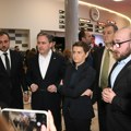 Ana Brnabić i Nikola Selaković na premijeri "Žetve": Film o Žutoj kući i nelegalnoj trgovini organima na Kosovu i Metohiji…