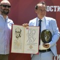 Kroz jezik se duša najbolje sluti: Pesniku Nenadu Šaponji uručena nagrada "Meša Selimović" za zbirku "Blizanac vremena" (foto)…