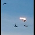 Vatrena lopta stvorila se na nebu: Sudarila se dva aviona kolumbijskog vazduhoplovstva, sve snimila kamera (video)
