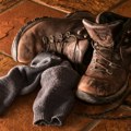Treba li izuvati cipele pre ulaska u kuću: Šta kažu stručnjaci