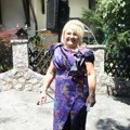 (Video): U ljubičastoj haljini sa zlatnim detaljima: Majka Tamare Milutinović sija od sreće, skockala se za ćerkinu svadbu…