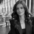 Aleksa u crnini stoji kraj Teodorinog kovčega i neutešno plače: Potresne slike iz crkve uoči sahrane