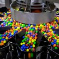 Svakog dana iz Mars fabrika u Evropi izađe 36 miliona čokoladica, 155 miliona žvaka i 4 miliona sladoleda