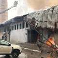 (Foto/video) Veliki požar u industrijskoj zoni u Novom Pazaru: Vatra stavljena pod kontrolu, nema žrtava