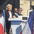 Marin le Pen da nosi i nanogvicu: Hoće li liderka francuskih suverenista moći da se kandiduje?