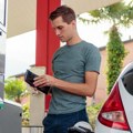 Cene goriva "divljaju" u regionu, važno i za one koji idu u Grčku! Evo gde su najskuplji, a gde najjeftiniji dizel i benzin…
