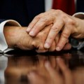 „Zlatno doba za Trampov bankovni račun“: Hoće li predsednik SAD platiti političku cenu?