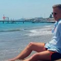 (Video) Peter Mađar otišao na odmor sa sinovima, pa izazvao lavinu komentara! Jedan detalj sa plaže svima je zapao za oko