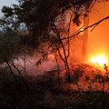 Пожар код Невесиња - ватра дошла до кућа, проглашена ванредна ситуација