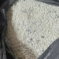 U mercedesu pronađeno 20 kilograma tableta i kokain, vozač uhapšen