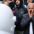 Opsadno stanje u Tirani: Policija vodenim topovima razbijala proteste ispred Raminog kabineta