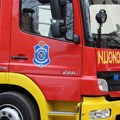 Lokalizovan požar u zemunskom naselju Altina, dve osobe prevezene u Urgentni centar