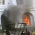 Neredi u Keniji! Demonstranti provalili u parlament i zapalili kancelariju guvernera Najrobija (video)