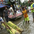 U poplavama u Bangladešu poginulo 13 ljudi, 4,4 miliona pogođeno VIDEO