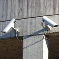 „Postavila sam nadzornu kameru ispred kuće, a onda je usledio bizaran zahtev komšije. Mislila sam da se šali“
