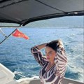 Žena viktora Troickog raspametila fotkama sa jahte! Viktor u ulozi kapetana, a ona uživa u luksuzu na moru! (foto)