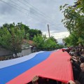 Kosovska policija na Brnjaku oduzela srpsku zastavu, pocepala je i bacila