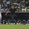 Konteov javni odgovor De Brujneu, nevolje u raju?