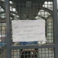 Vozovi ne idu "do daljeg", građane na stanicama dočekala rukom pisana obaveštenja