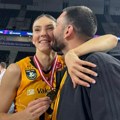 Tijana Bošković proslavila novi pehar u zagrljaju dečka: Evo ko je osvojio srce najbolje odbojkašice sveta