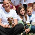 Sara Pavkov u Leliću kod Valjeva sa mladima u ekološkoj akciji: Priroda ima budućnost kada je zajedno čuvamo