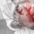 Bol u grudima nije uvek bezazlen: Kako prepoznati anginu pektoris i kada je vreme za kardiologa