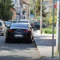 Drama u Novom Pazaru: Dijete ostavljeno u užarenom autu, prolaznik čuo plač