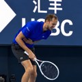 (VIDEO) Da li se Medvedev rugao Đokoviću u Pekingu?