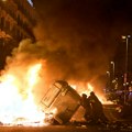 Gori Barselona, ljudi izašli na ulice Ulice postale ratna zona, policija udarila na demonstrante vodenim topovima (video)
