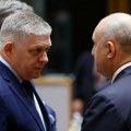 Zašto je Fico bio na Vučićevom skupu: Lojalnost, poruka biračima i politički interesi