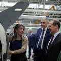 Medvedev: Treba pokrenuti masovnu proizvodnju jeftinih dronova