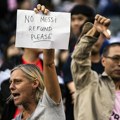 Mesi nije igrao na meču u Hongkongu: Navijači traže novac nazad, reagovala i vlada
