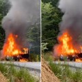 (VIDEO) zapalio se automobil kod Aranđelovca! Vozilo se nakon nesreće pretvorilo u vatrenu buktinju