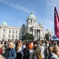 Protest prosvetnih radnika ispred Skupštine Srbije: Saobraćaj ponovo uspostavljen na Trgu Nikole Pašića