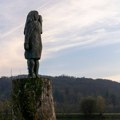 Slovenačka policija istražuje nestanak bronzane statue prve dame SAD Melanije Tramp